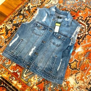 (✨SALE 2 FOR $15✨) NWT vest